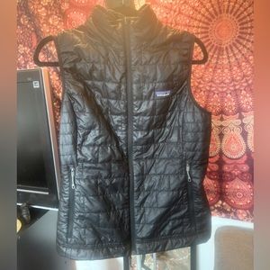Women’s medium Patagonia black nano puff vest